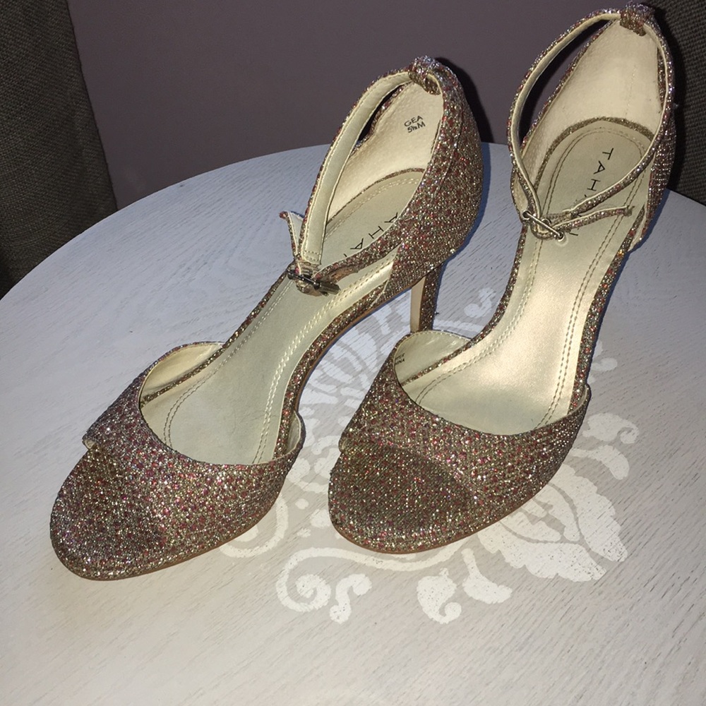 GORGEOUS SPARKLY HEELS